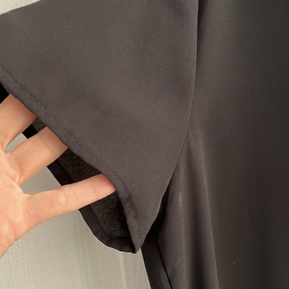 Black top - Picture 2 of 2